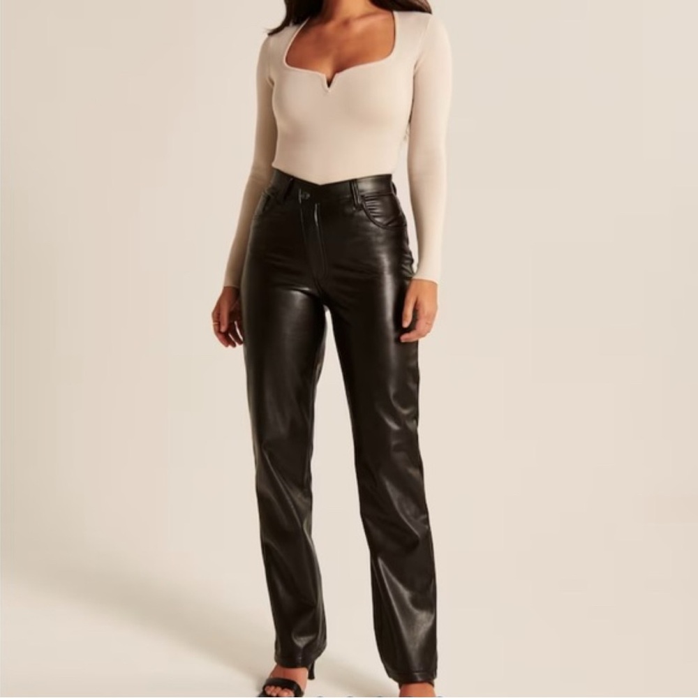 Abercrombie|Curve Love Criss-Cross Waistband Vegan Leather 90s Straight Pant